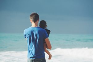Odpowiedzi na pytania dzieci: Jak rozmawiać z dziećmi na trudne tematy